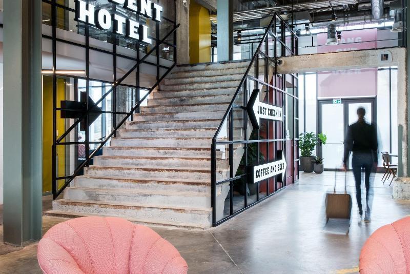 The Social Hub Maastricht Hotel Екстериор снимка