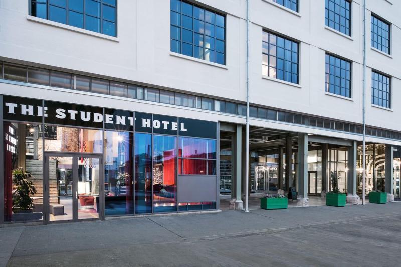 The Social Hub Maastricht Hotel Екстериор снимка
